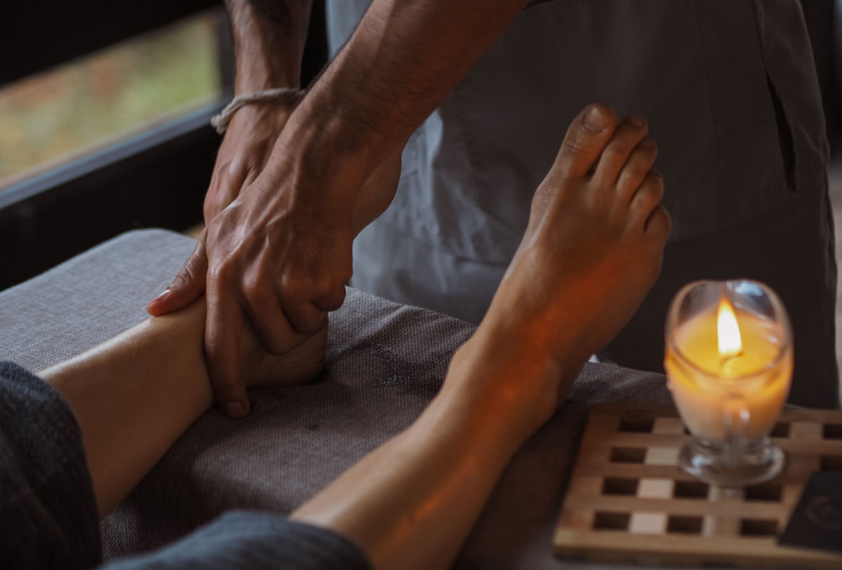 thai foot reflexology massage